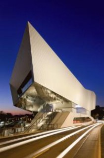 Porsche Museum in Stuttgart entwässert mit SMALL Channel